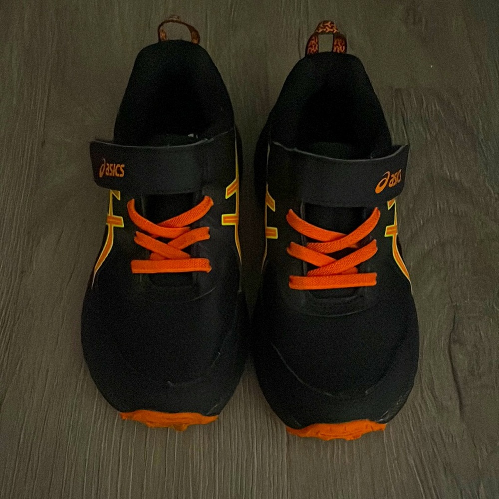 ASICS Kid’s running shoe